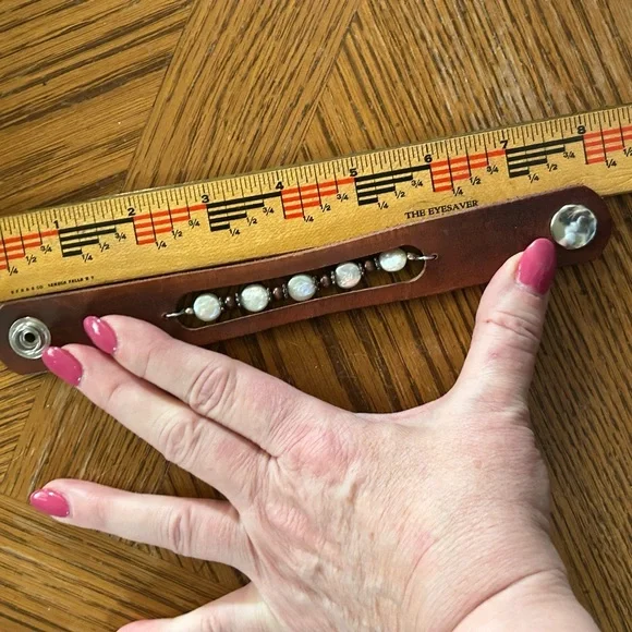 Handcrafted Leather & Freshwater Pearl Bracelet - Picture 7 of 8